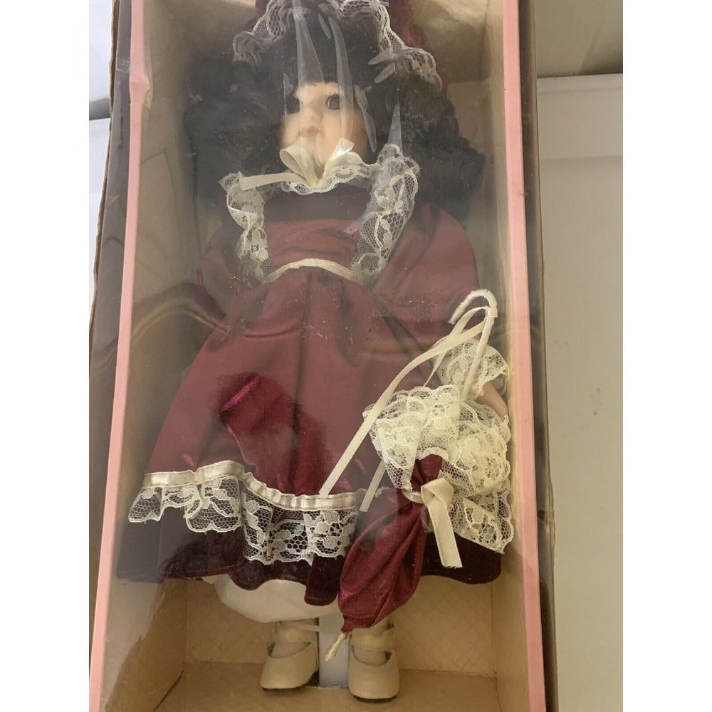 Dan Dee Soft Expressions Genuine Fine Bisque Porcelain Doll Limited Ed Maroon‎